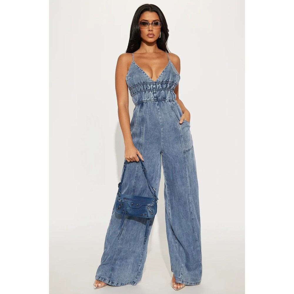 FASHION NOVA Cassidy Chambray Jumpsuit M Blue Medium Wash Elastic Waist NWT B55